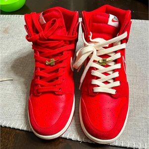 Mens nike dunk high first use red Like new
